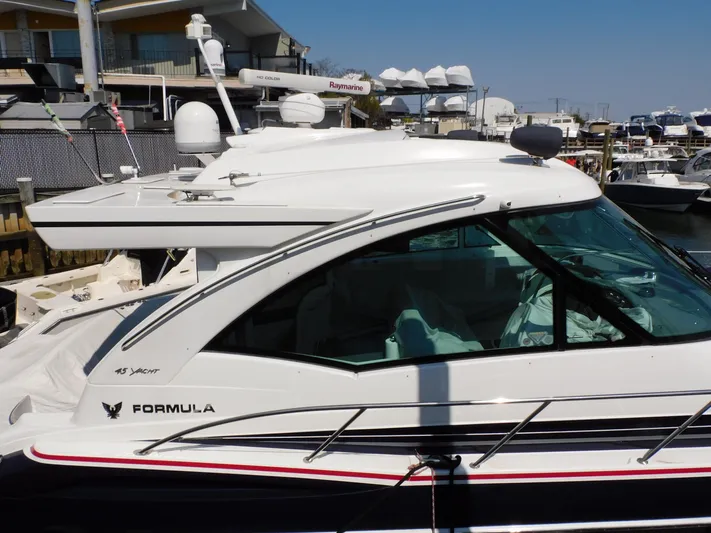 La Famiglia II Yacht Photos Pics 