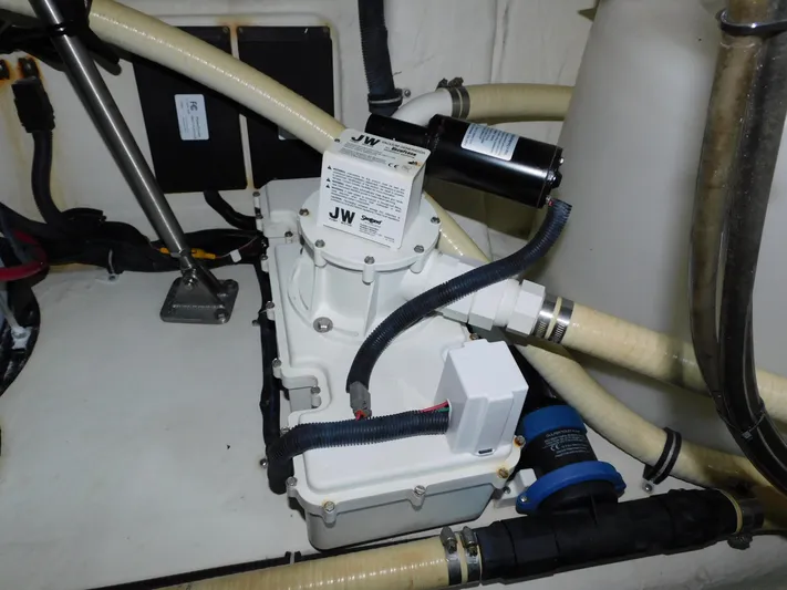 La Famiglia II Yacht Photos Pics 