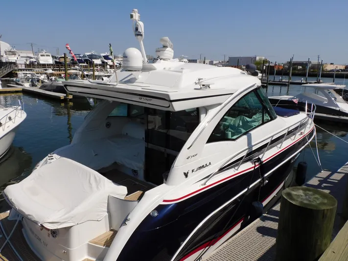 La Famiglia II Yacht Photos Pics 