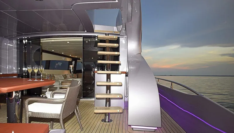 Silver Mama Yacht Photos Pics 