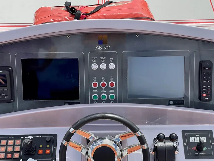 Silver Mama Yacht Photos Pics 