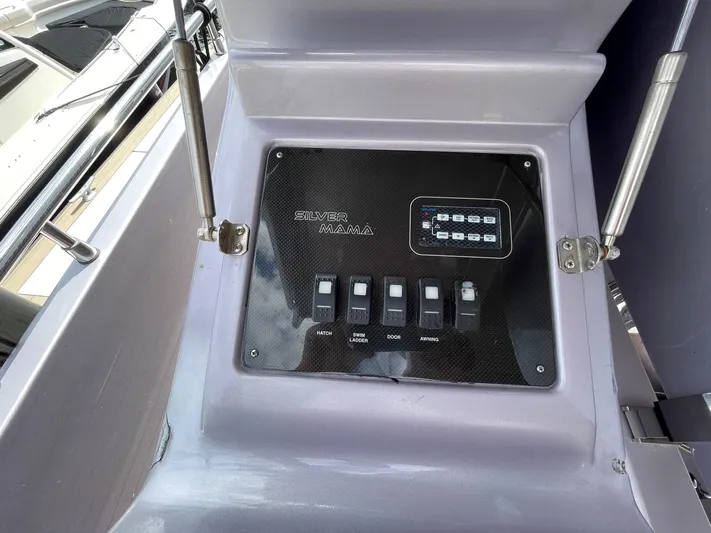 Silver Mama Yacht Photos Pics 