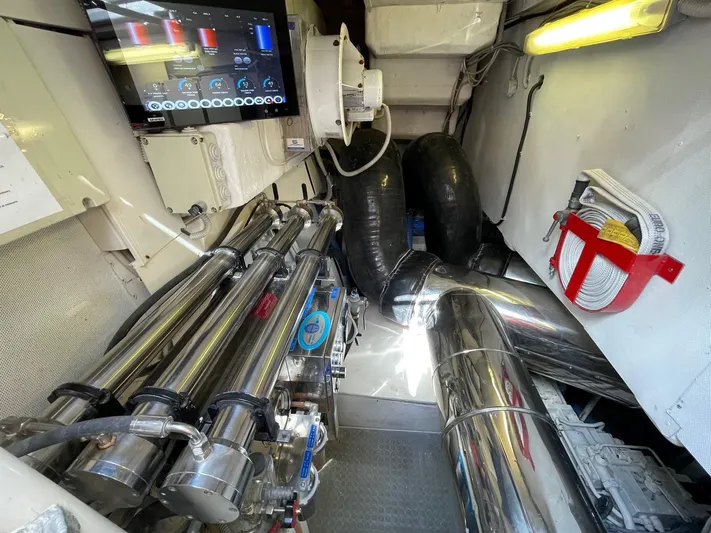 Silver Mama Yacht Photos Pics 