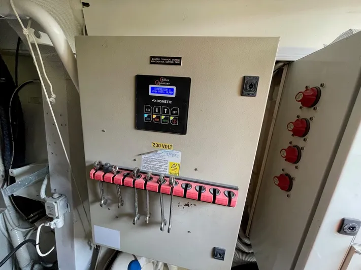 Silver Mama Yacht Photos Pics 