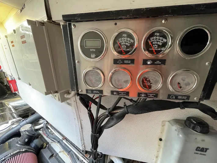 Silver Mama Yacht Photos Pics 