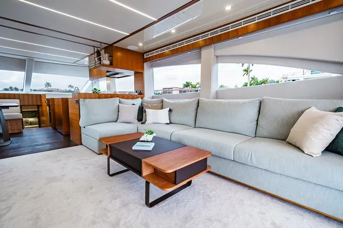 Johnson 70 Skylounge New Yacht Photos Pics Salon to Stbd