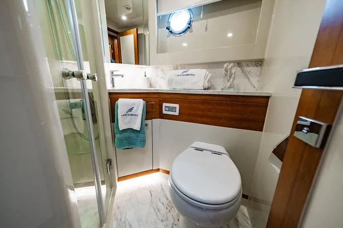 Indigo Yacht Photos Pics Guest Head