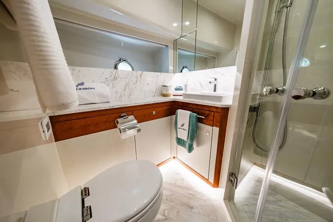 Indigo Yacht Photos Pics VIP Head