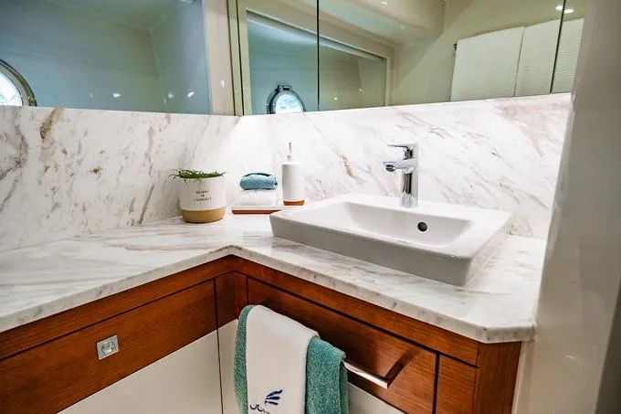 Indigo Yacht Photos Pics VIP Head