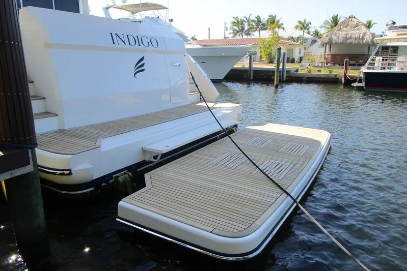 Indigo Yacht Photos Pics Custom articulating step
