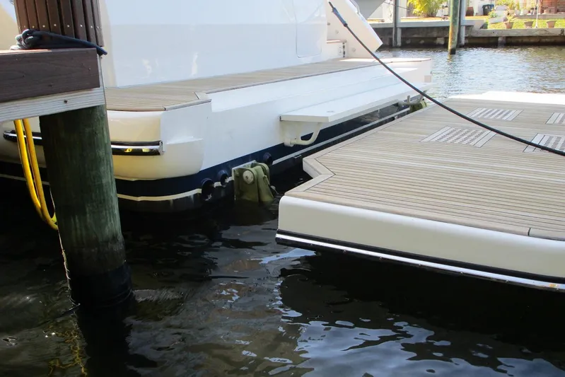 Indigo Yacht Photos Pics Custom articulating step