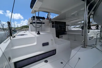 Lagoon 42