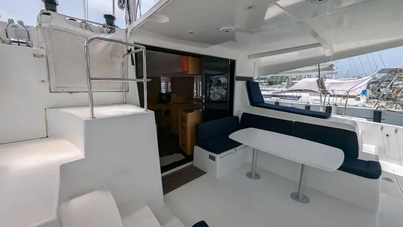 Mango IV Yacht Photos Pics Lagoon 42 catamaran 2017 model, featuring a spacious outdoor seating area and modern interior.