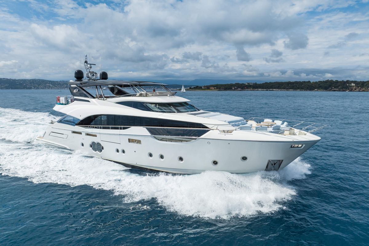2021 Monte Carlo Yachts 96 