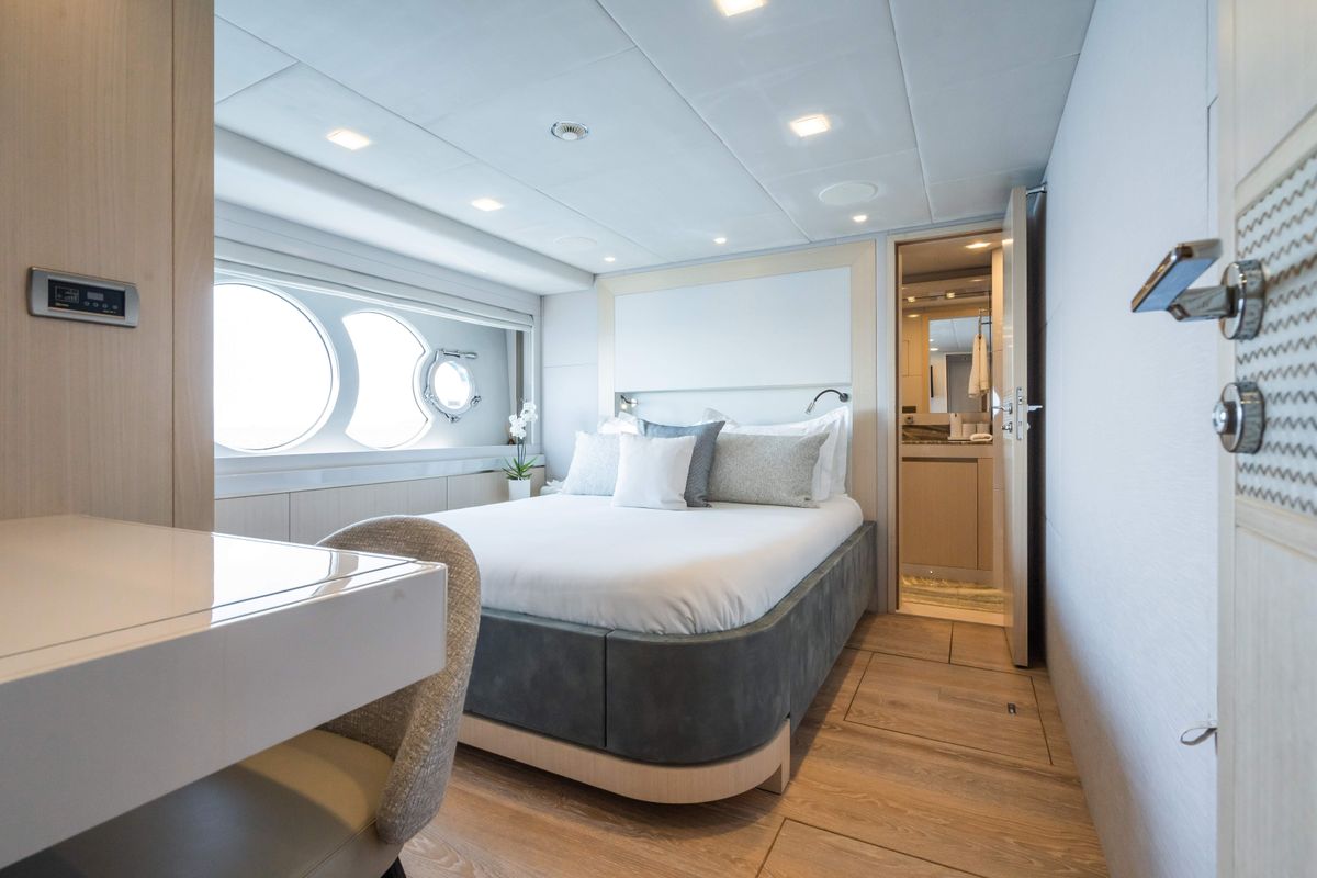2021 Monte Carlo Yachts 96 