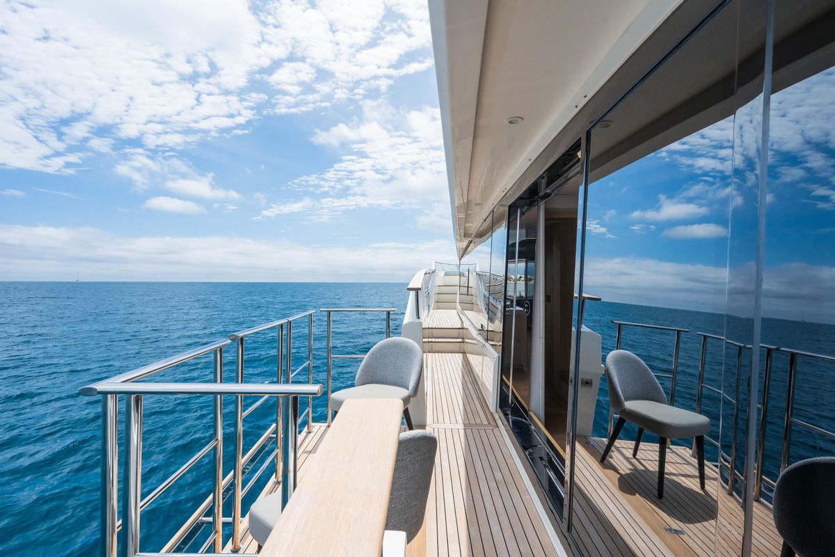 2021 Monte Carlo Yachts 96 