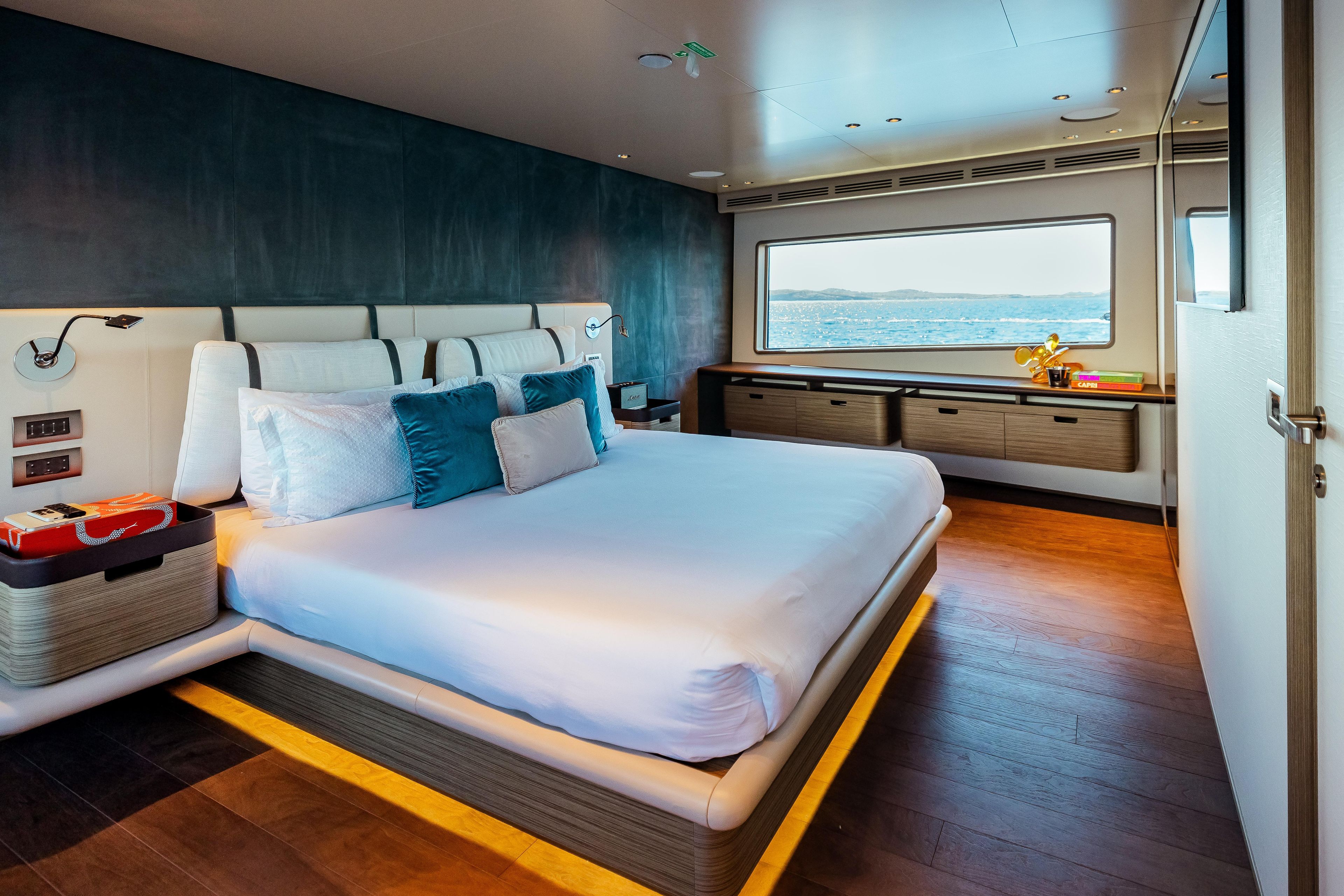 Yacht
