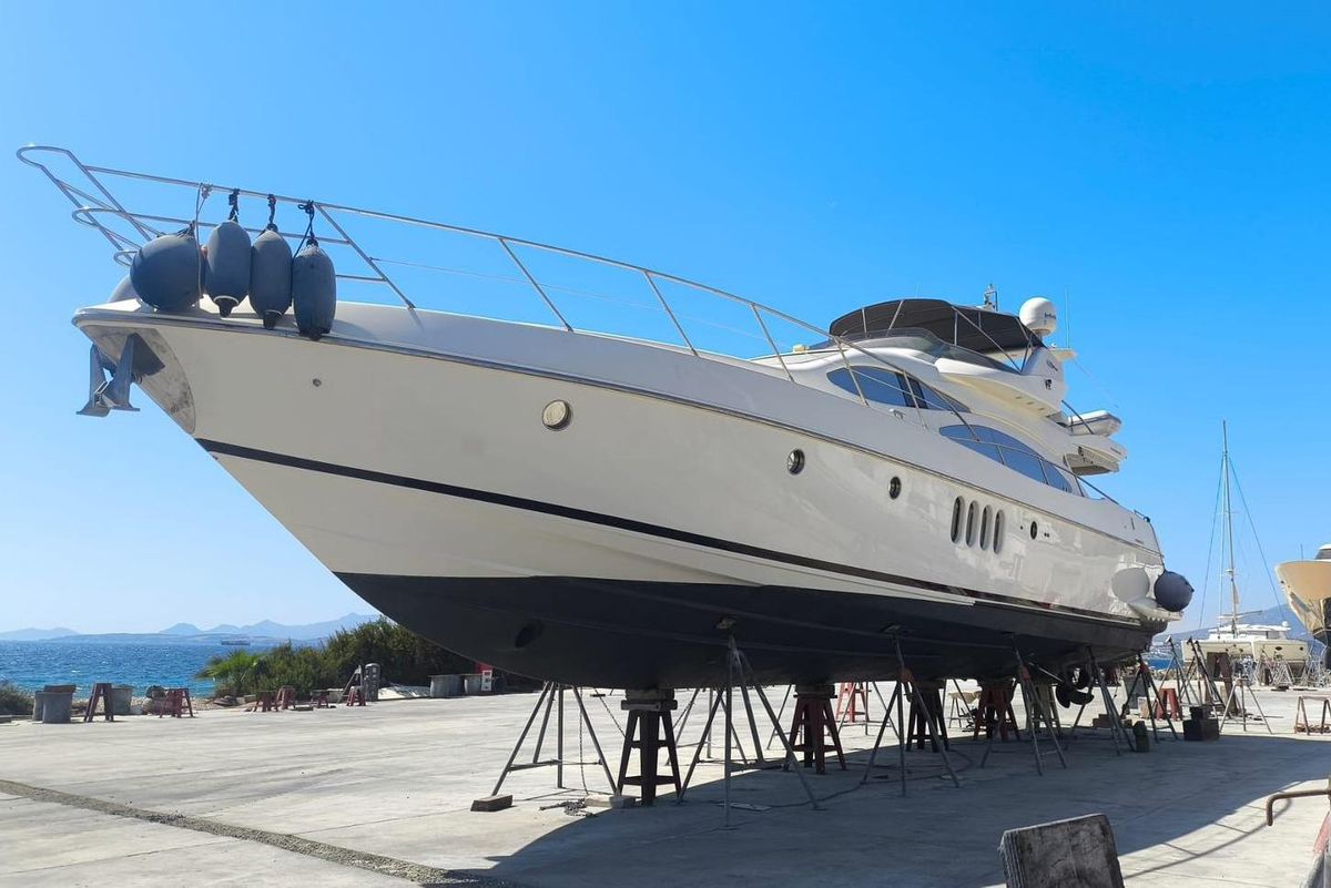 2000 Azimut 68 