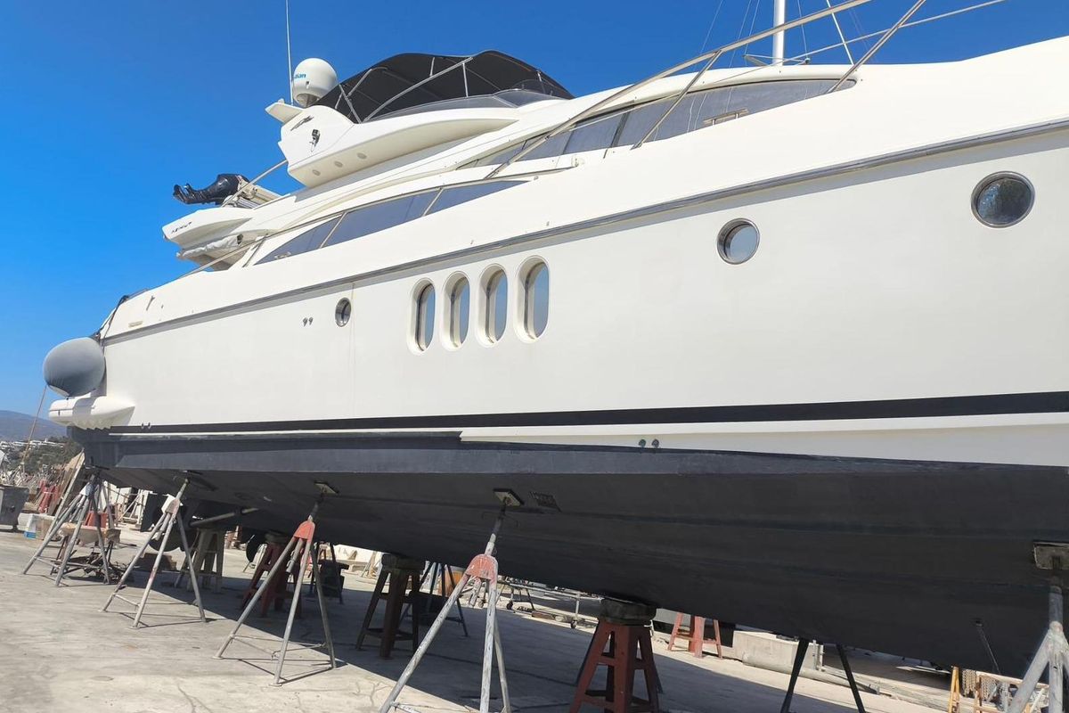 2000 Azimut 68 