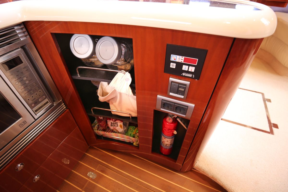 2008 Fairline 53 