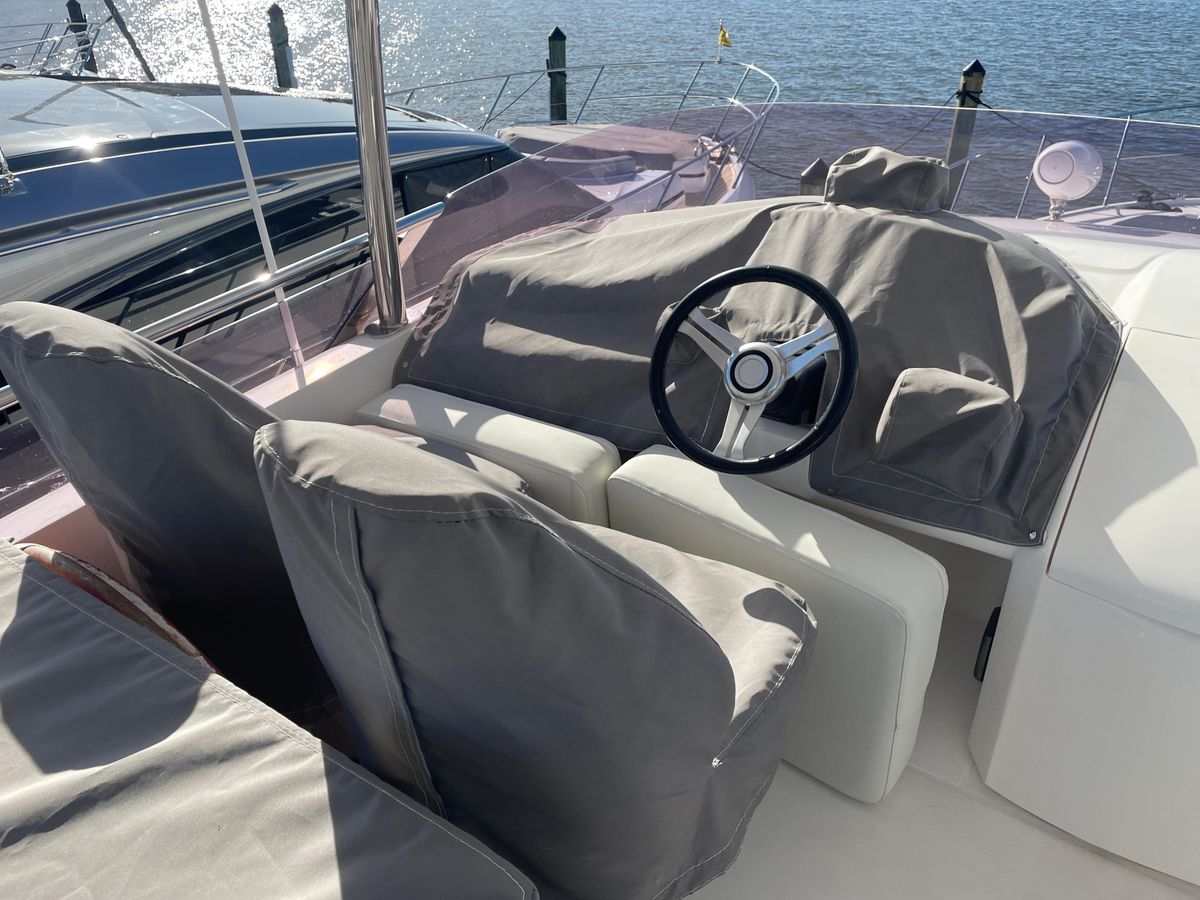 2015 Princess 59 