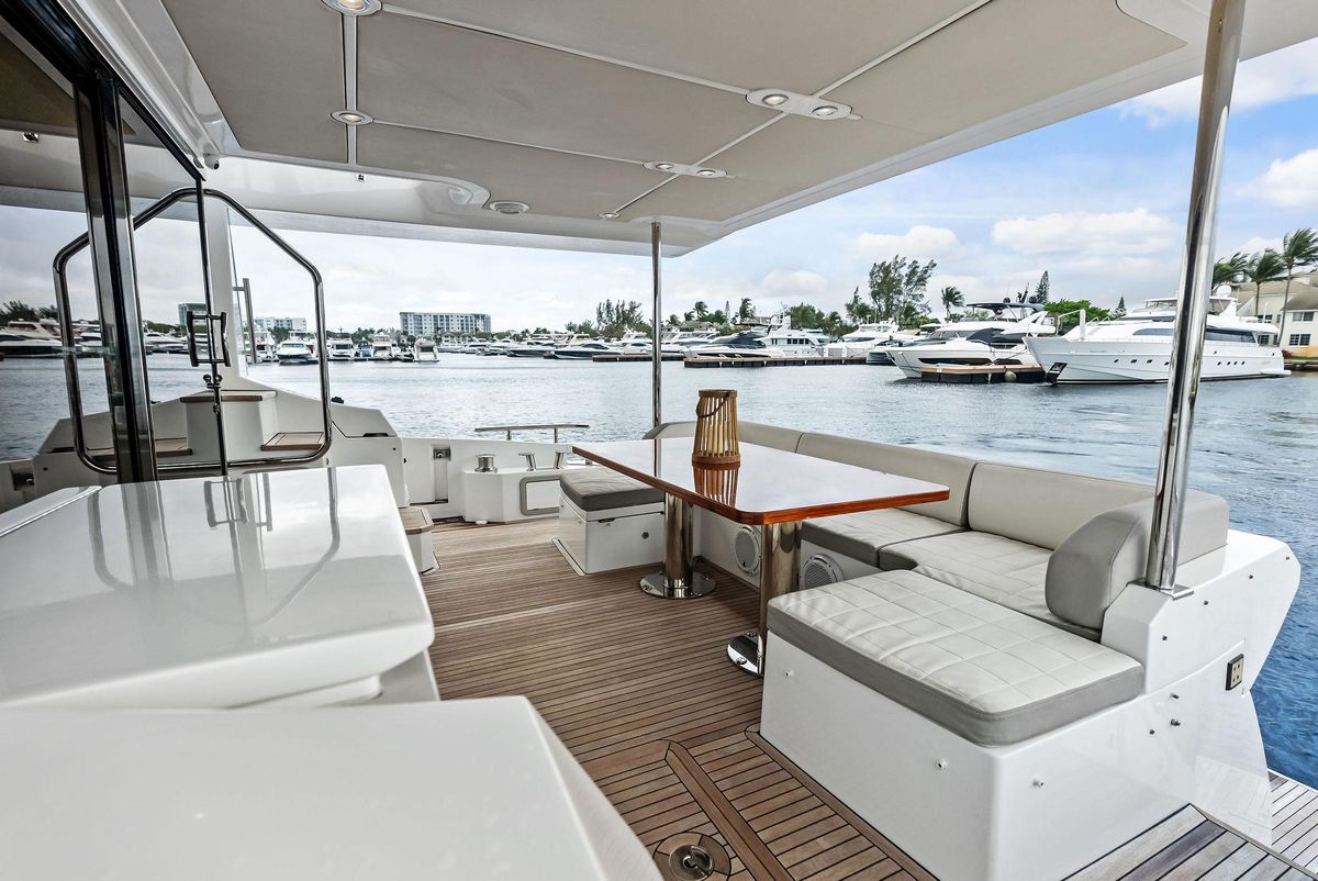 2017 Azimut 72 