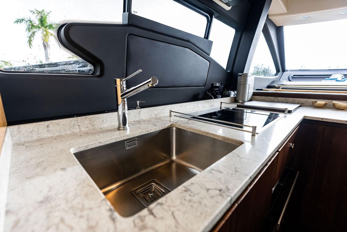 2017 Azimut 72 