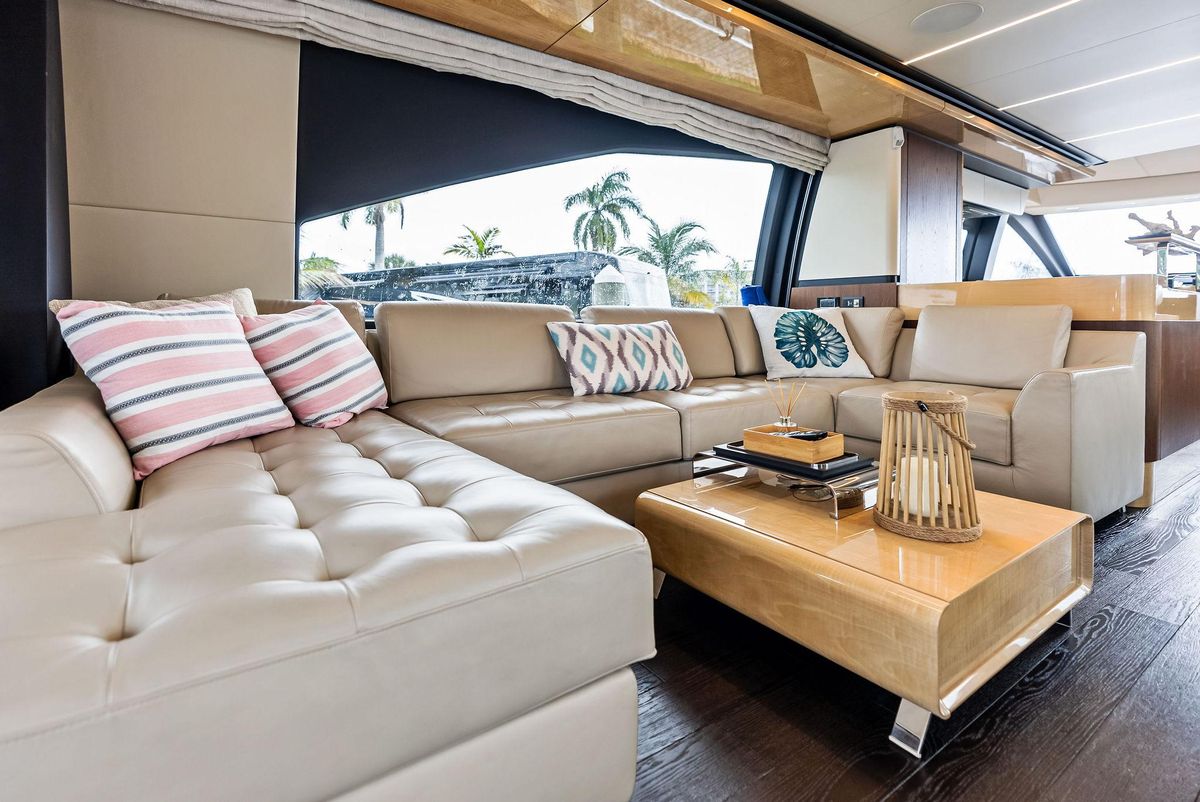 2017 Azimut 72 