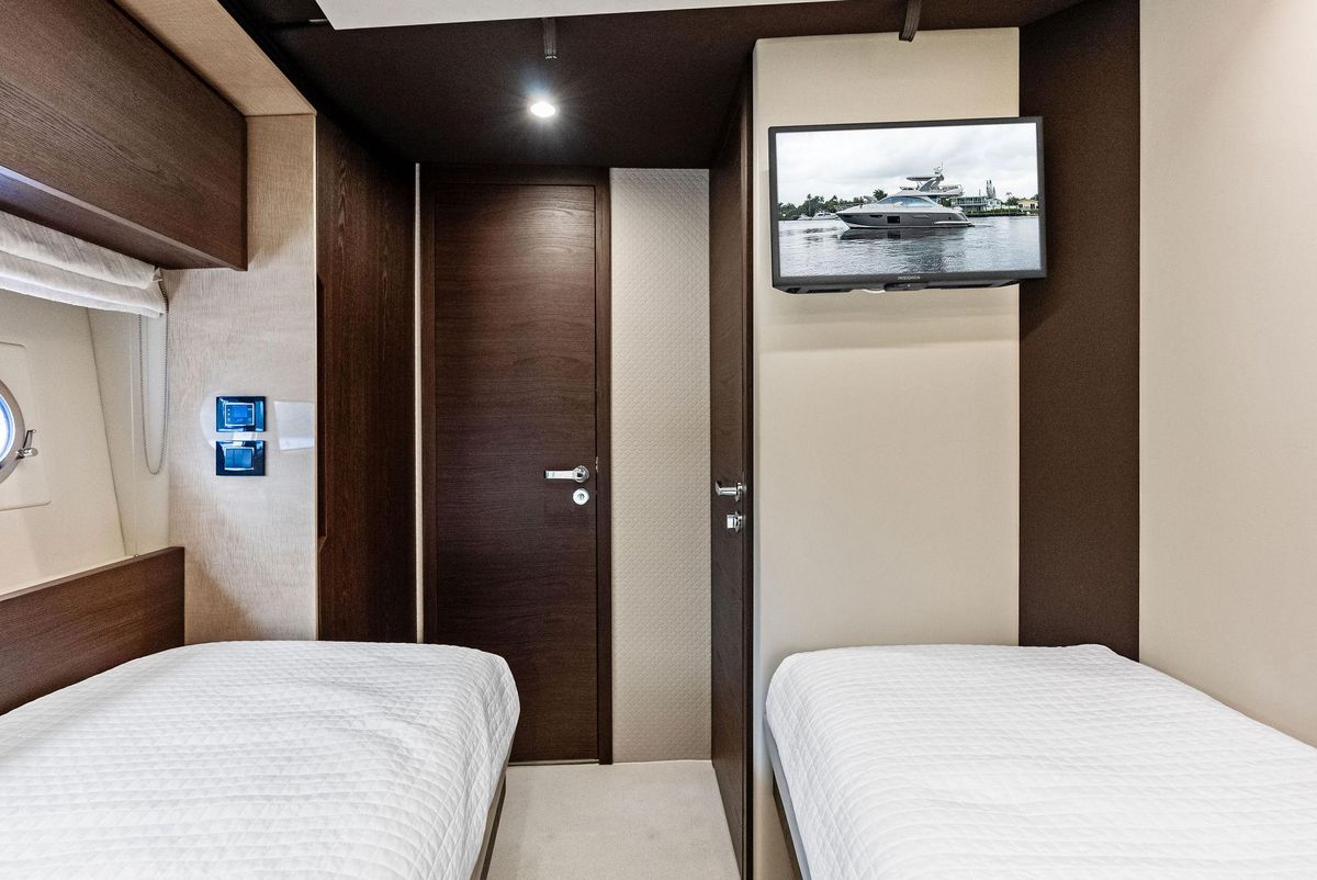 2017 Azimut 72 