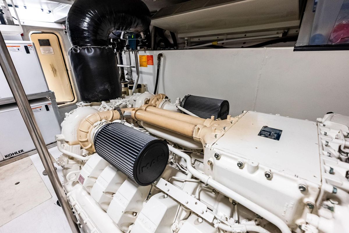 2017 Azimut 72 