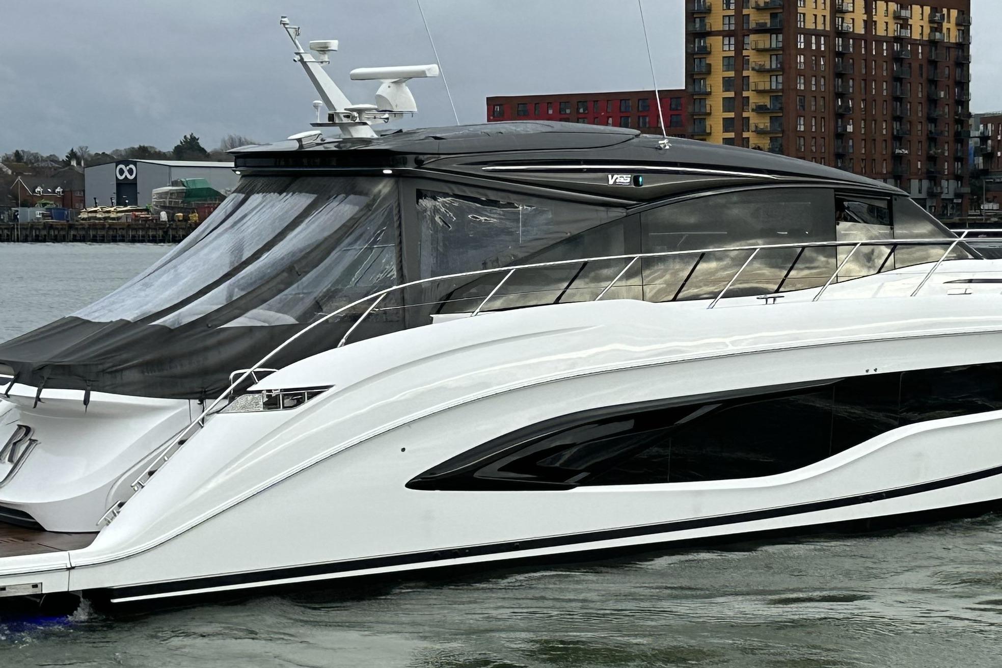 2022 Princess V55