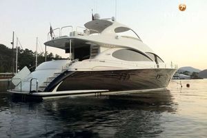 2005 Lazzara 68