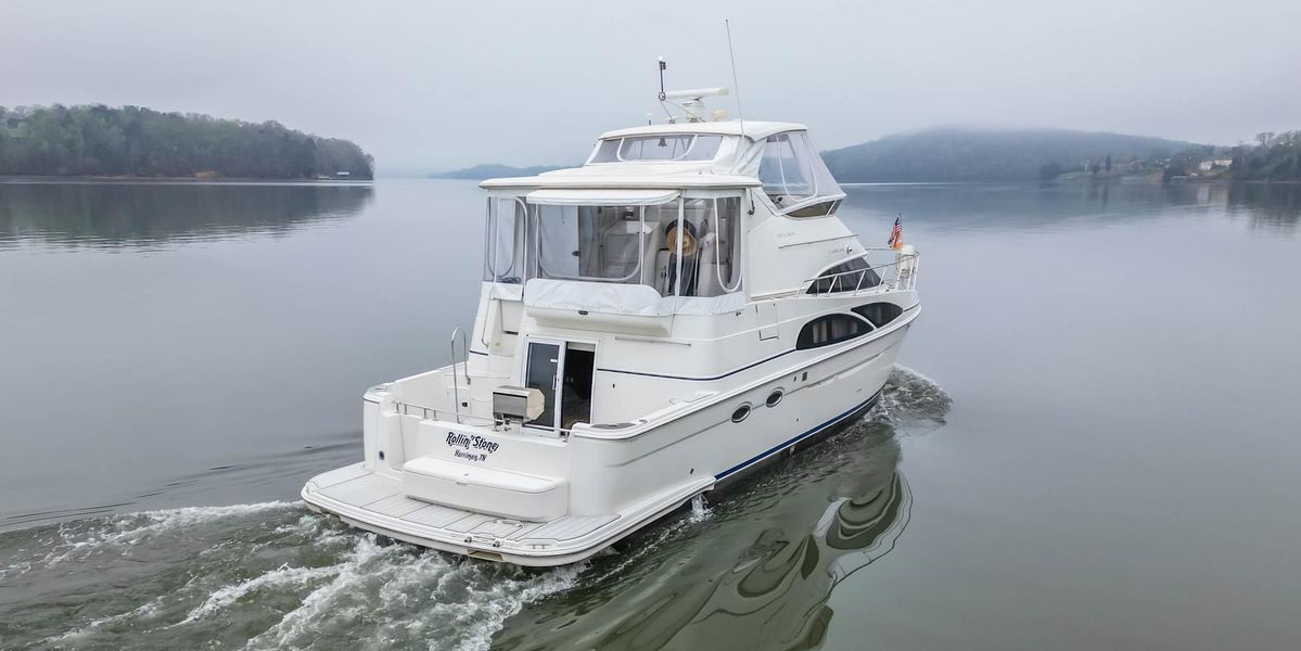 2007 Carver 45 Cockpit Motor Yacht