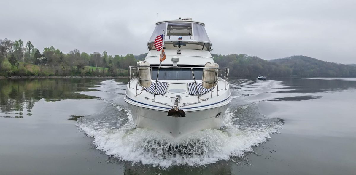 2007 Carver 45 Cockpit Motor Yacht