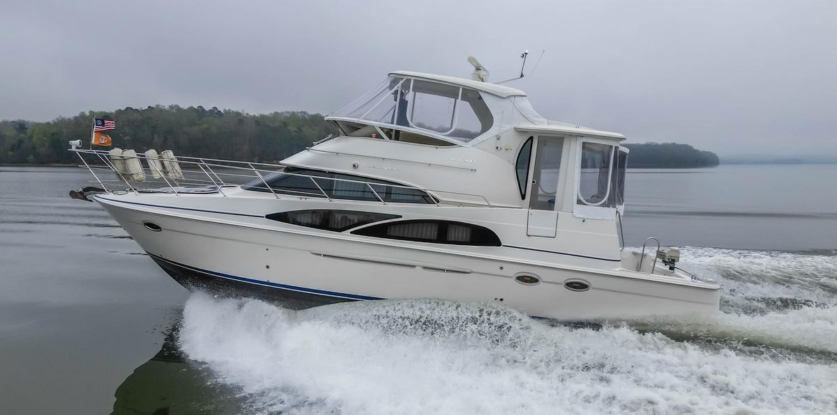 2007 Carver 45 Cockpit Motor Yacht