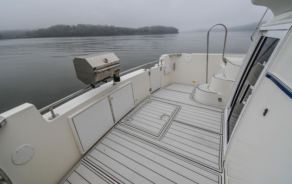 2007 Carver 45 Cockpit Motor Yacht