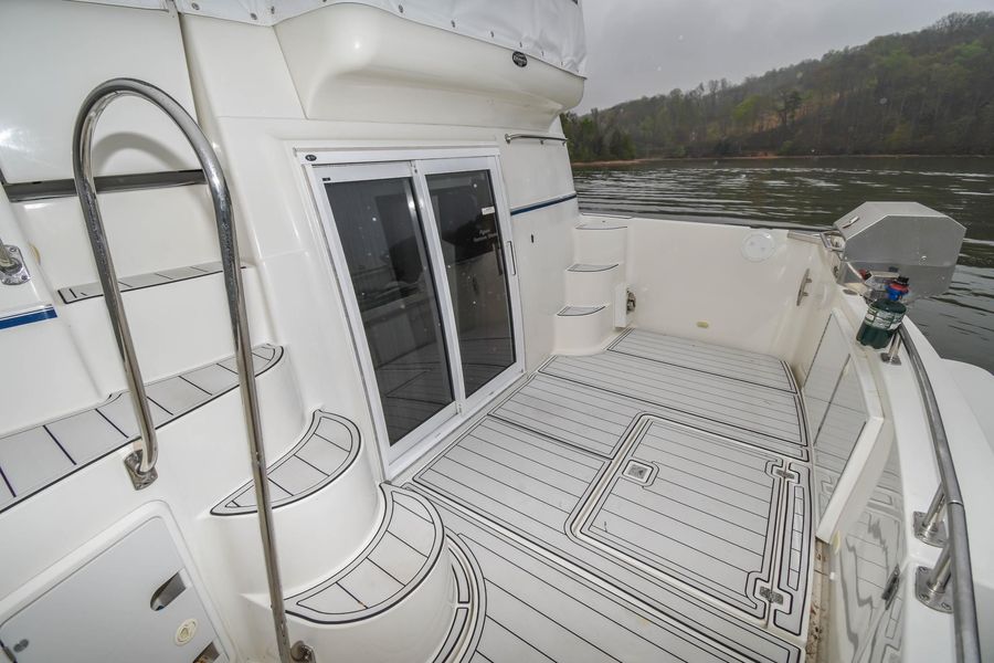 2007 Carver 45 Cockpit Motor Yacht