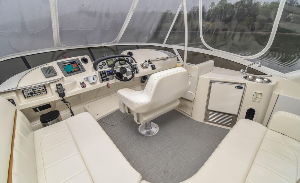 2007 Carver 45 Cockpit Motor Yacht