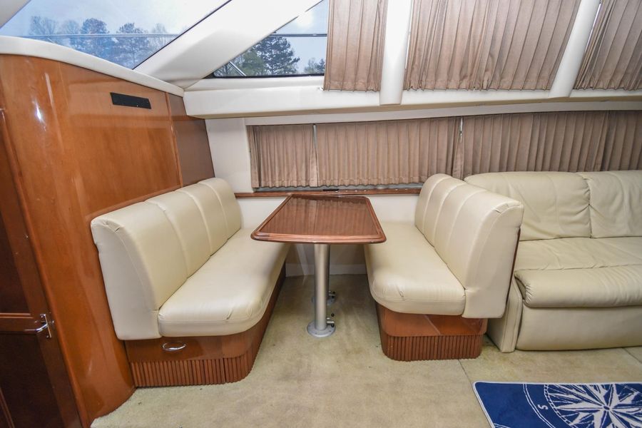 2007 Carver 45 Cockpit Motor Yacht