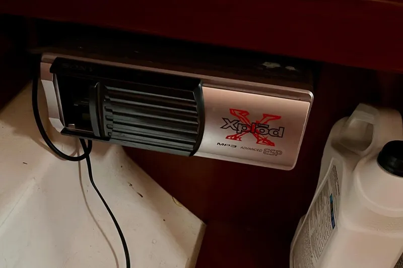 Sosy Yacht Photos Pics Sony Xplod audio system in 2006 Beneteau Oceanis Clipper 423 yacht interior.