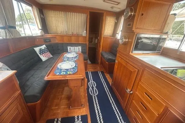  Yacht Photos Pics Main Cabin (facing aft)