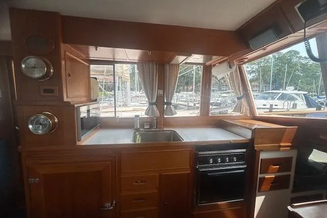  Yacht Photos Pics Cabin Entry from Starboard Side Access Door