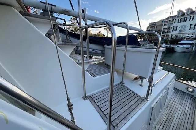  Yacht Photos Pics Foredeck Access Via Raised Aft Deck
