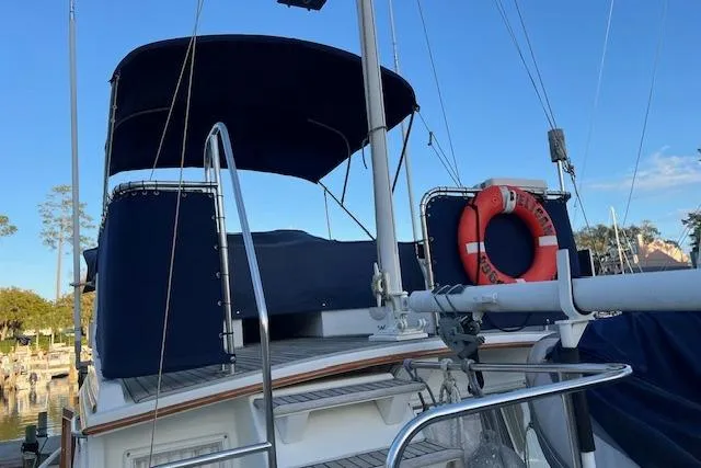  Yacht Photos Pics Flying Bridge Weather Covers