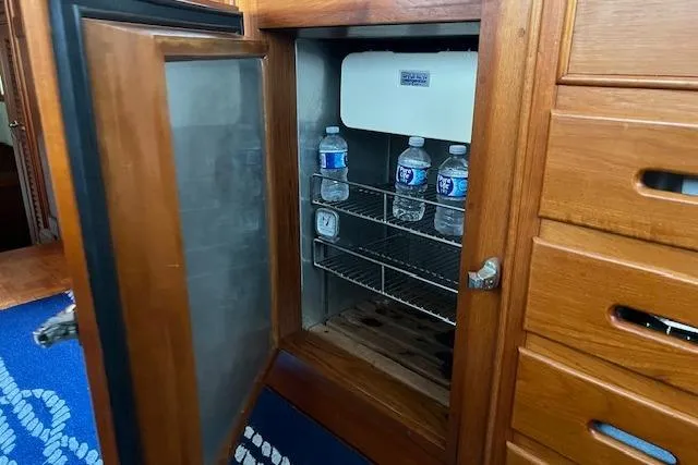  Yacht Photos Pics Grunert/Marine Air 12-Volt Refrigeration