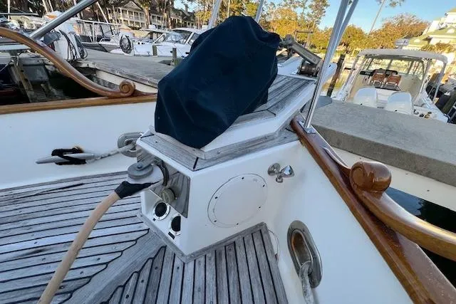  Yacht Photos Pics Bow with Washdown Spigot