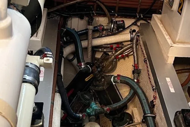  Yacht Photos Pics Engine Room Forward Bilge