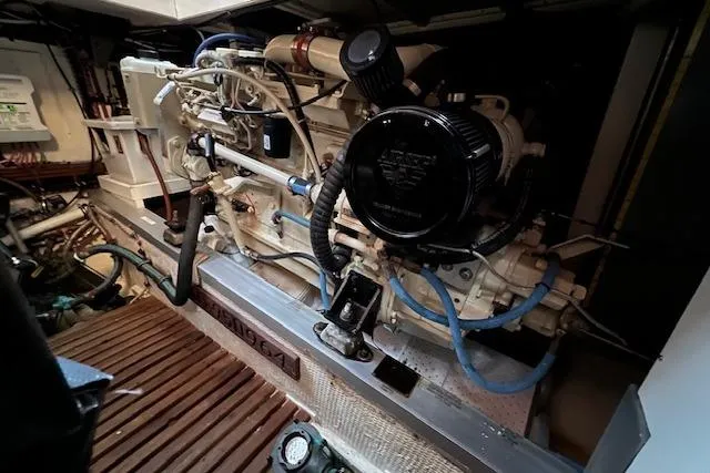  Yacht Photos Pics Starboard Engine