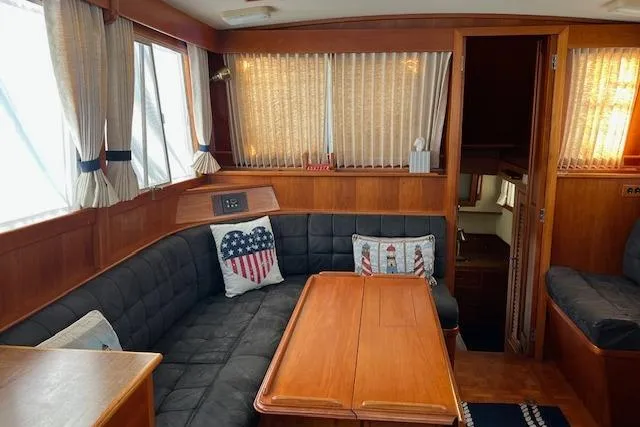  Yacht Photos Pics Salon (facing aft)