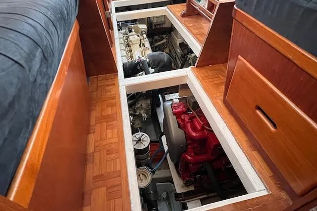  Yacht Photos Pics Removable Deck Hatches for Engine Room Access